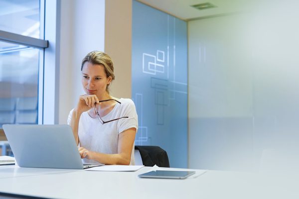 Proceso para transferir una licencia de GstarCAD de una computadora vieja a una nueva:
